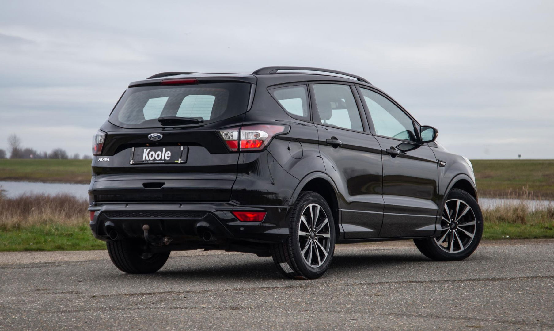 Ford Kuga 1.5 EcoBoost ST Line CAMERA / CARPLAY / TREKHAAK / 2000 KG / STOEVERWRMING / 150 PK