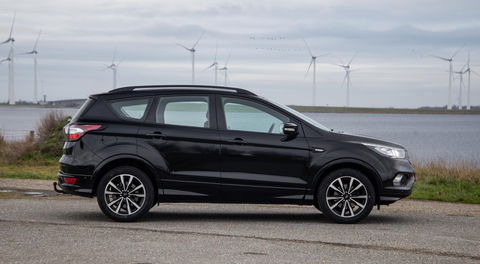 Ford Kuga 1.5 EcoBoost ST Line CAMERA / CARPLAY / TREKHAAK / 2000 KG / STOEVERWRMING / 150 PK