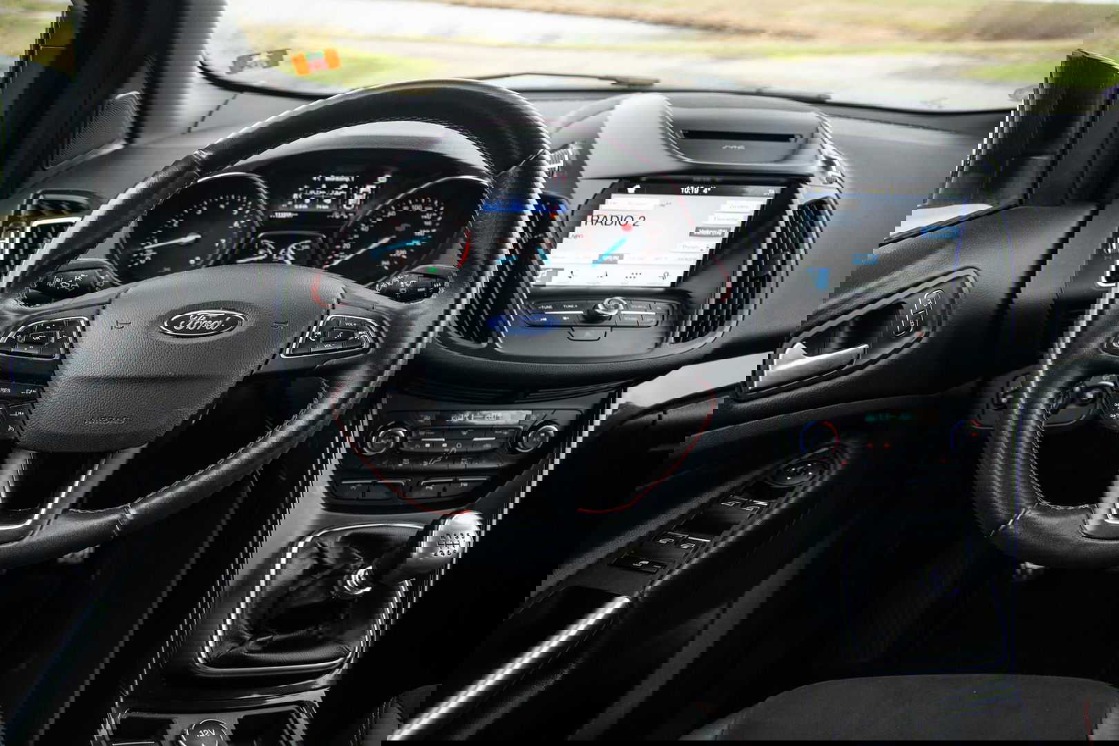 Ford Kuga 1.5 EcoBoost ST Line CAMERA / CARPLAY / TREKHAAK / 2000 KG / STOEVERWRMING / 150 PK