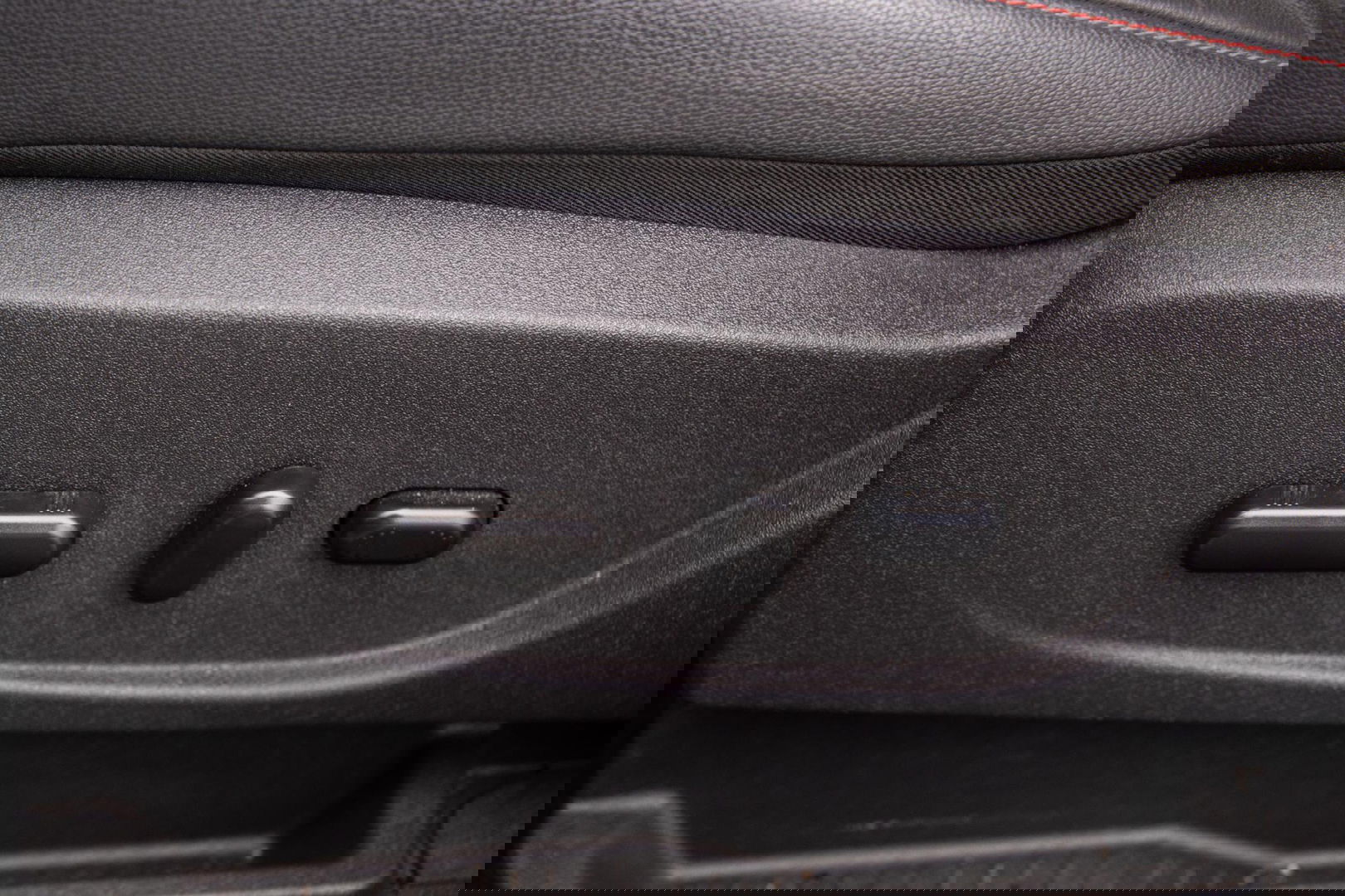 Ford Kuga 1.5 EcoBoost ST Line CAMERA / CARPLAY / TREKHAAK / 2000 KG / STOEVERWRMING / 150 PK