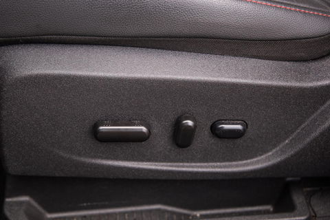 Ford Kuga 1.5 EcoBoost ST Line CAMERA / CARPLAY / TREKHAAK / 2000 KG / STOEVERWRMING / 150 PK