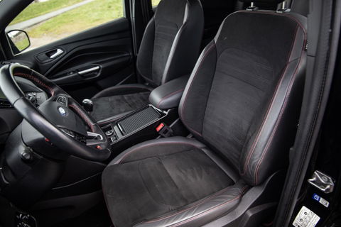 Ford Kuga 1.5 EcoBoost ST Line CAMERA / CARPLAY / TREKHAAK / 2000 KG / STOEVERWRMING / 150 PK