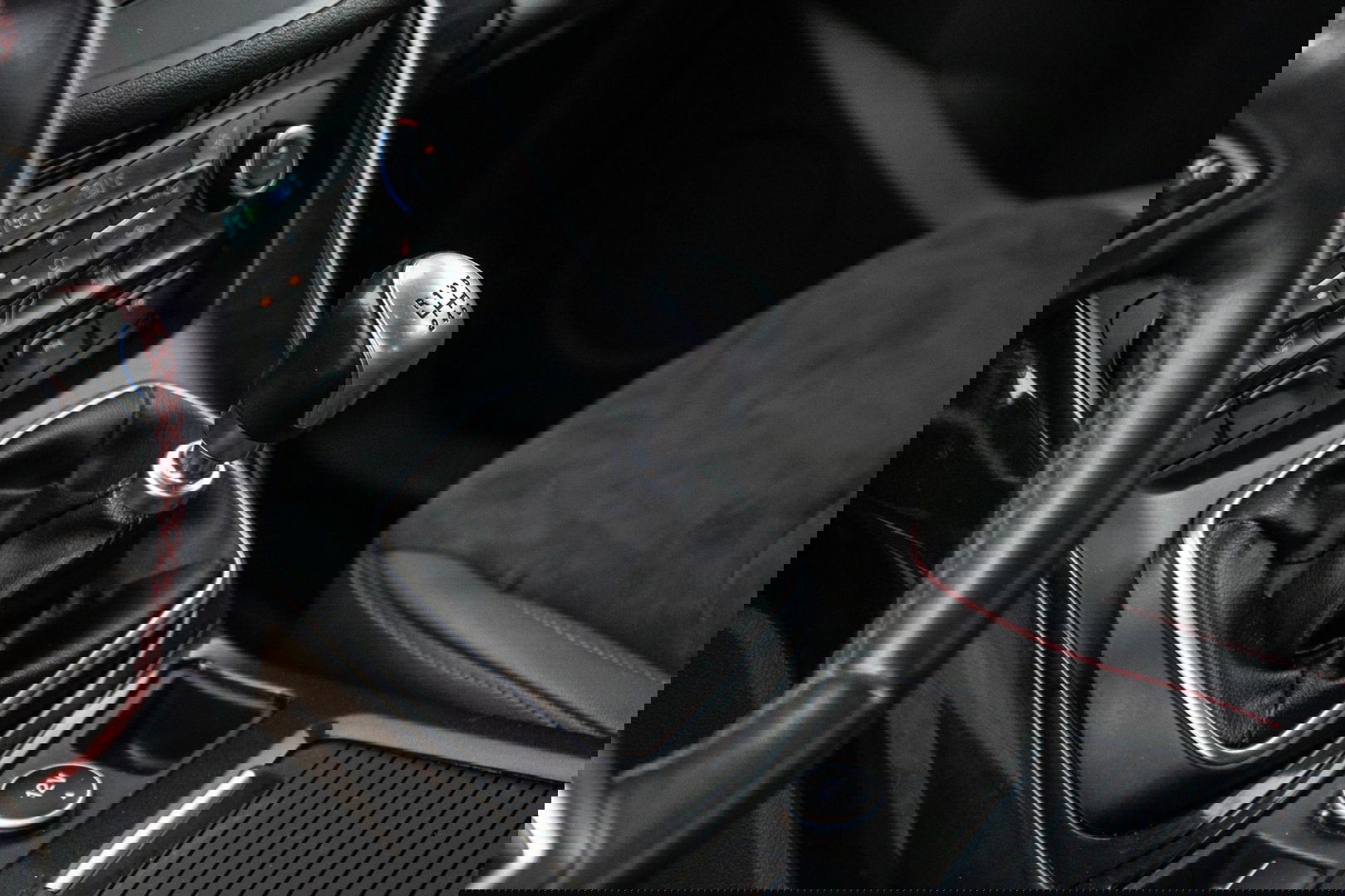 Ford Kuga 1.5 EcoBoost ST Line CAMERA / CARPLAY / TREKHAAK / 2000 KG / STOEVERWRMING / 150 PK