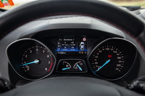 Ford Kuga 1.5 EcoBoost ST Line CAMERA / CARPLAY / TREKHAAK / 2000 KG / STOEVERWRMING / 150 PK