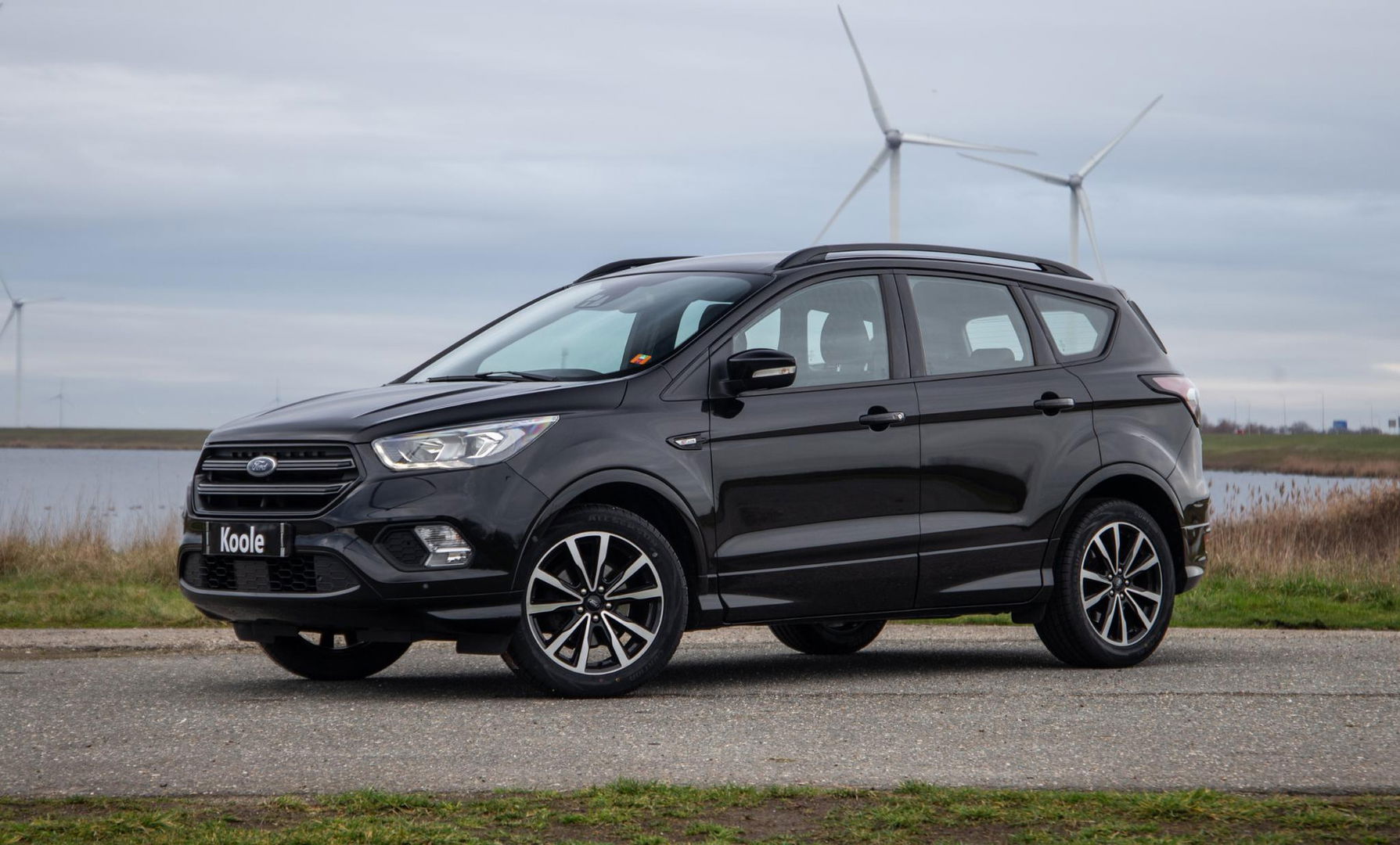 Ford Kuga 1.5 EcoBoost ST Line CAMERA / CARPLAY / TREKHAAK / 2000 KG / STOEVERWRMING / 150 PK