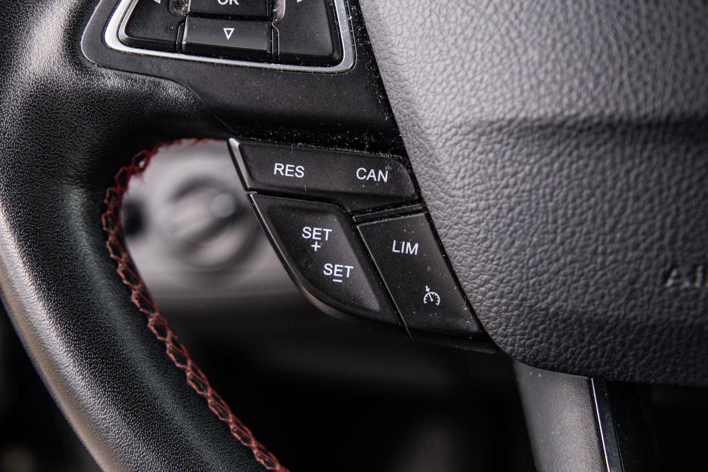 Ford Kuga 1.5 EcoBoost ST Line CAMERA / CARPLAY / TREKHAAK / 2000 KG / STOEVERWRMING / 150 PK