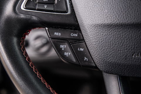 Ford Kuga 1.5 EcoBoost ST Line CAMERA / CARPLAY / TREKHAAK / 2000 KG / STOEVERWRMING / 150 PK