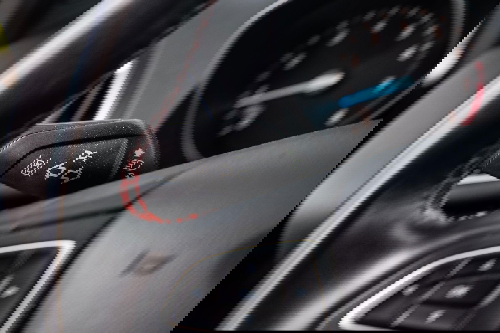 Ford Kuga 1.5 EcoBoost ST Line CAMERA / CARPLAY / TREKHAAK / 2000 KG / STOEVERWRMING / 150 PK