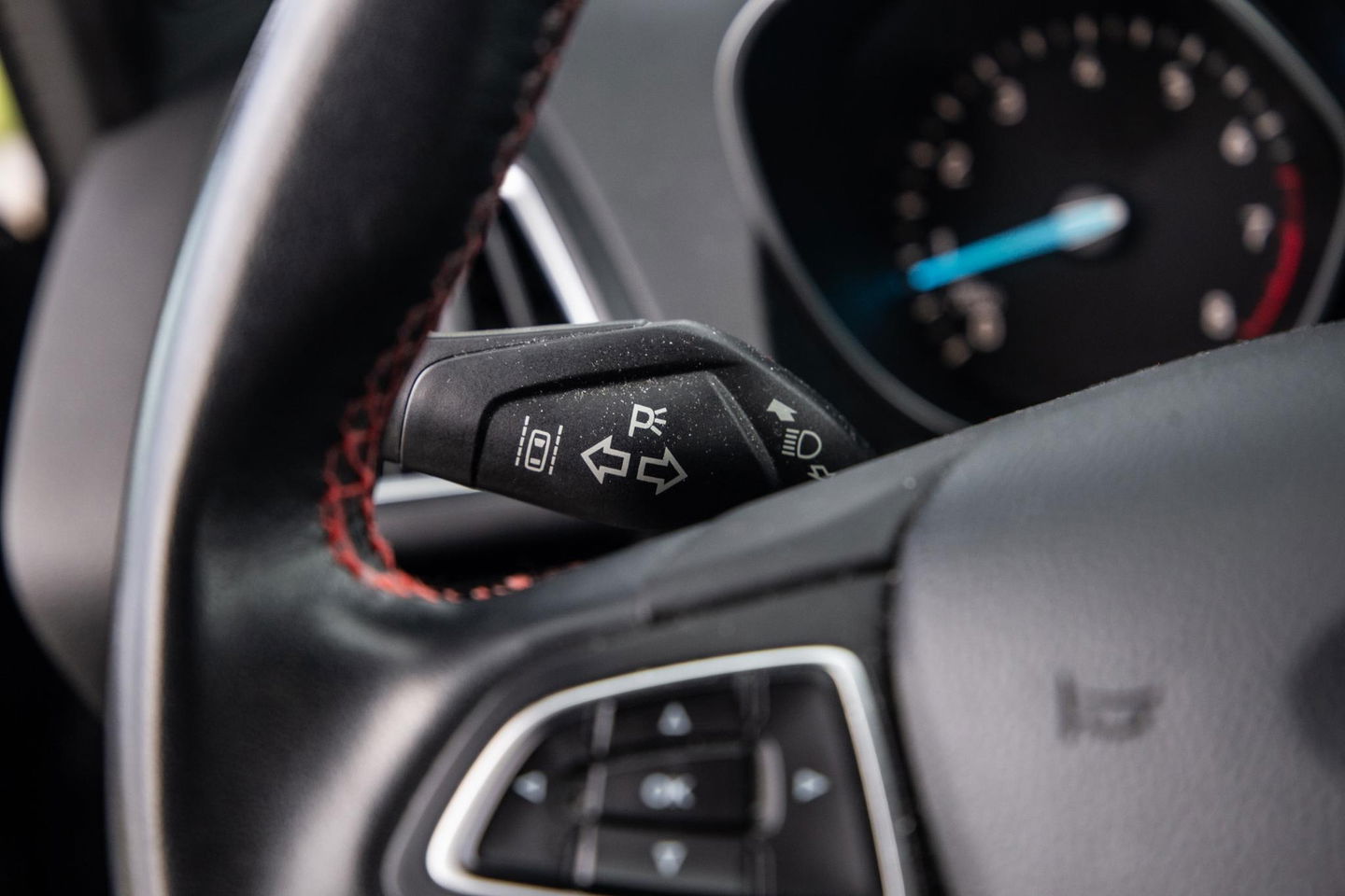 Ford Kuga 1.5 EcoBoost ST Line CAMERA / CARPLAY / TREKHAAK / 2000 KG / STOEVERWRMING / 150 PK