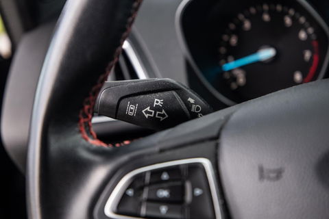 Ford Kuga 1.5 EcoBoost ST Line CAMERA / CARPLAY / TREKHAAK / 2000 KG / STOEVERWRMING / 150 PK