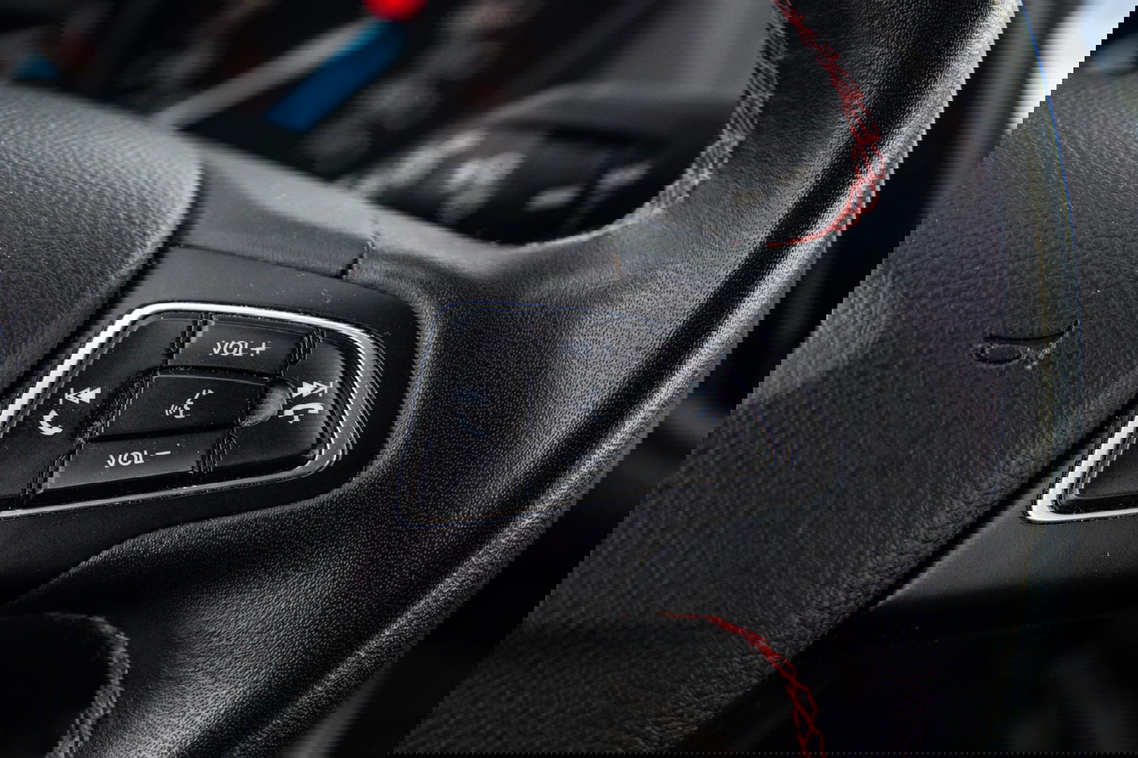 Ford Kuga 1.5 EcoBoost ST Line CAMERA / CARPLAY / TREKHAAK / 2000 KG / STOEVERWRMING / 150 PK