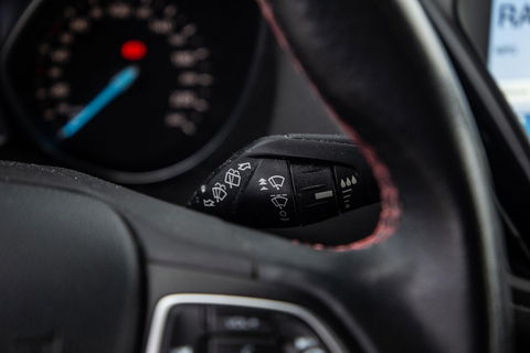 Ford Kuga 1.5 EcoBoost ST Line CAMERA / CARPLAY / TREKHAAK / 2000 KG / STOEVERWRMING / 150 PK