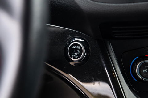 Ford Kuga 1.5 EcoBoost ST Line CAMERA / CARPLAY / TREKHAAK / 2000 KG / STOEVERWRMING / 150 PK