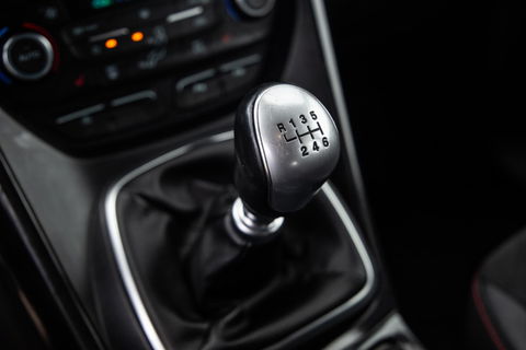 Ford Kuga 1.5 EcoBoost ST Line CAMERA / CARPLAY / TREKHAAK / 2000 KG / STOEVERWRMING / 150 PK