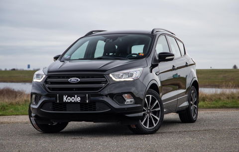 Ford Kuga 1.5 EcoBoost ST Line CAMERA / CARPLAY / TREKHAAK / 2000 KG / STOEVERWRMING / 150 PK