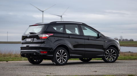 Ford Kuga 1.5 EcoBoost ST Line CAMERA / CARPLAY / TREKHAAK / 2000 KG / STOEVERWRMING / 150 PK