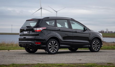 Ford Kuga 1.5 EcoBoost ST Line CAMERA / CARPLAY / TREKHAAK / 2000 KG / STOEVERWRMING / 150 PK