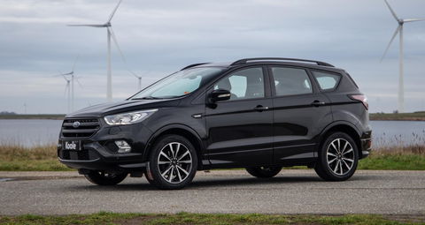 Ford Kuga 1.5 EcoBoost ST Line CAMERA / CARPLAY / TREKHAAK / 2000 KG / STOEVERWRMING / 150 PK