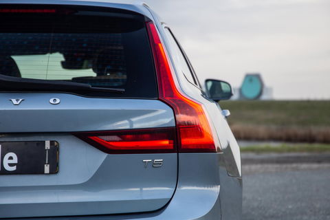 Volvo V90 2.0 T5 Momentum LEER / CARPLAY / ADAPTIVE CRUISE  / STOELVERWAMING / NAVI