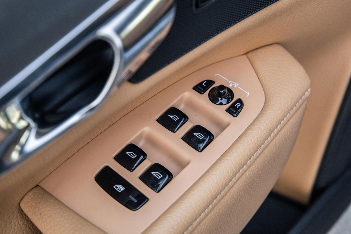 Volvo V90 2.0 T5 Momentum LEER / CARPLAY / ADAPTIVE CRUISE  / STOELVERWAMING / NAVI