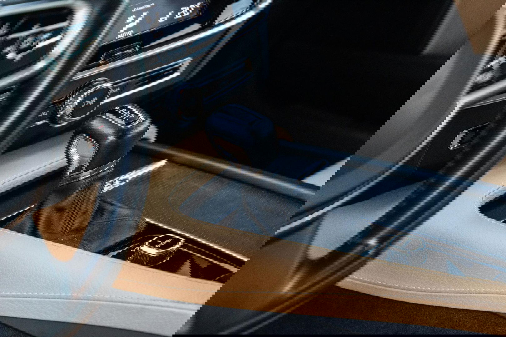 Volvo V90 2.0 T5 Momentum LEER / CARPLAY / ADAPTIVE CRUISE  / STOELVERWAMING / NAVI