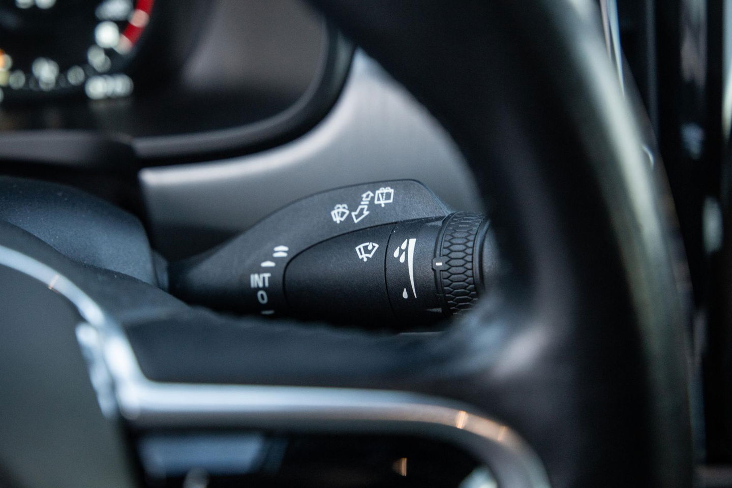 Volvo V90 2.0 T5 Momentum LEER / CARPLAY / ADAPTIVE CRUISE  / STOELVERWAMING / NAVI