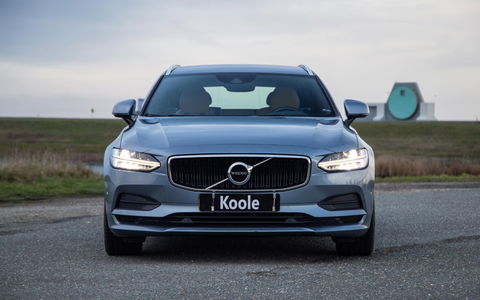 Volvo V90 2.0 T5 Momentum LEER / CARPLAY / ADAPTIVE CRUISE  / STOELVERWAMING / NAVI
