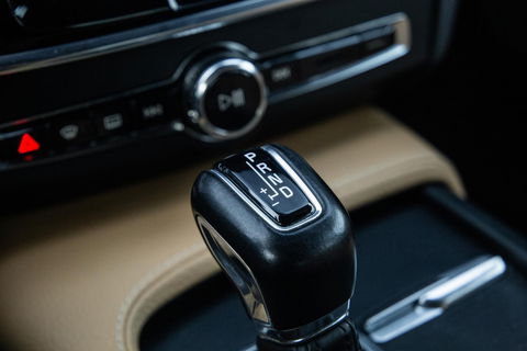 Volvo V90 2.0 T5 Momentum LEER / CARPLAY / ADAPTIVE CRUISE  / STOELVERWAMING / NAVI