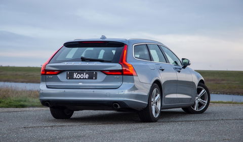 Volvo V90 2.0 T5 Momentum LEER / CARPLAY / ADAPTIVE CRUISE  / STOELVERWAMING / NAVI