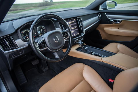 Volvo V90 2.0 T5 Momentum LEER / CARPLAY / ADAPTIVE CRUISE  / STOELVERWAMING / NAVI