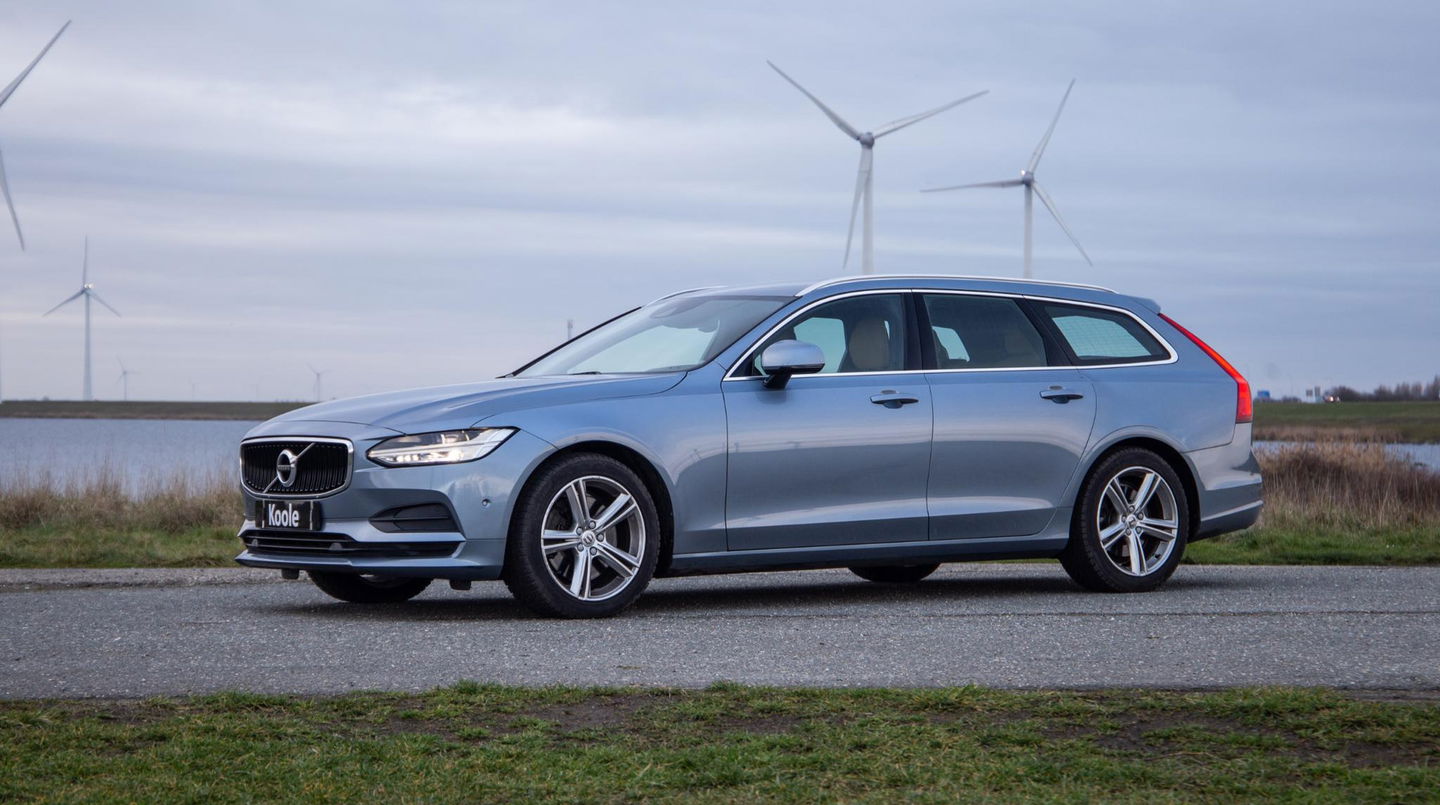 Volvo V90 2.0 T5 Momentum LEER / CARPLAY / ADAPTIVE CRUISE  / STOELVERWAMING / NAVI