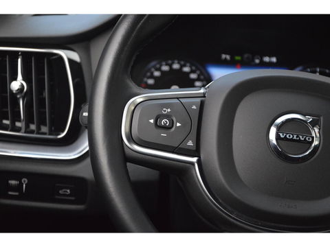 Volvo V60 B3 Business Pro | Adaptive Cruise | Camera | Apple CarPlay | Elektrische voorruit | BLIS |