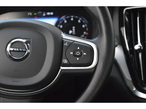 Volvo V60 B3 Business Pro | Adaptive Cruise | Camera | Apple CarPlay | Elektrische voorruit | BLIS |