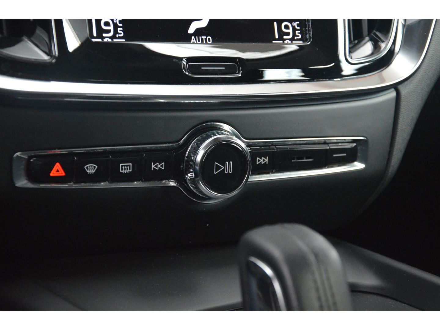 Volvo V60 B3 Business Pro | Adaptive Cruise | Camera | Apple CarPlay | Elektrische voorruit | BLIS |