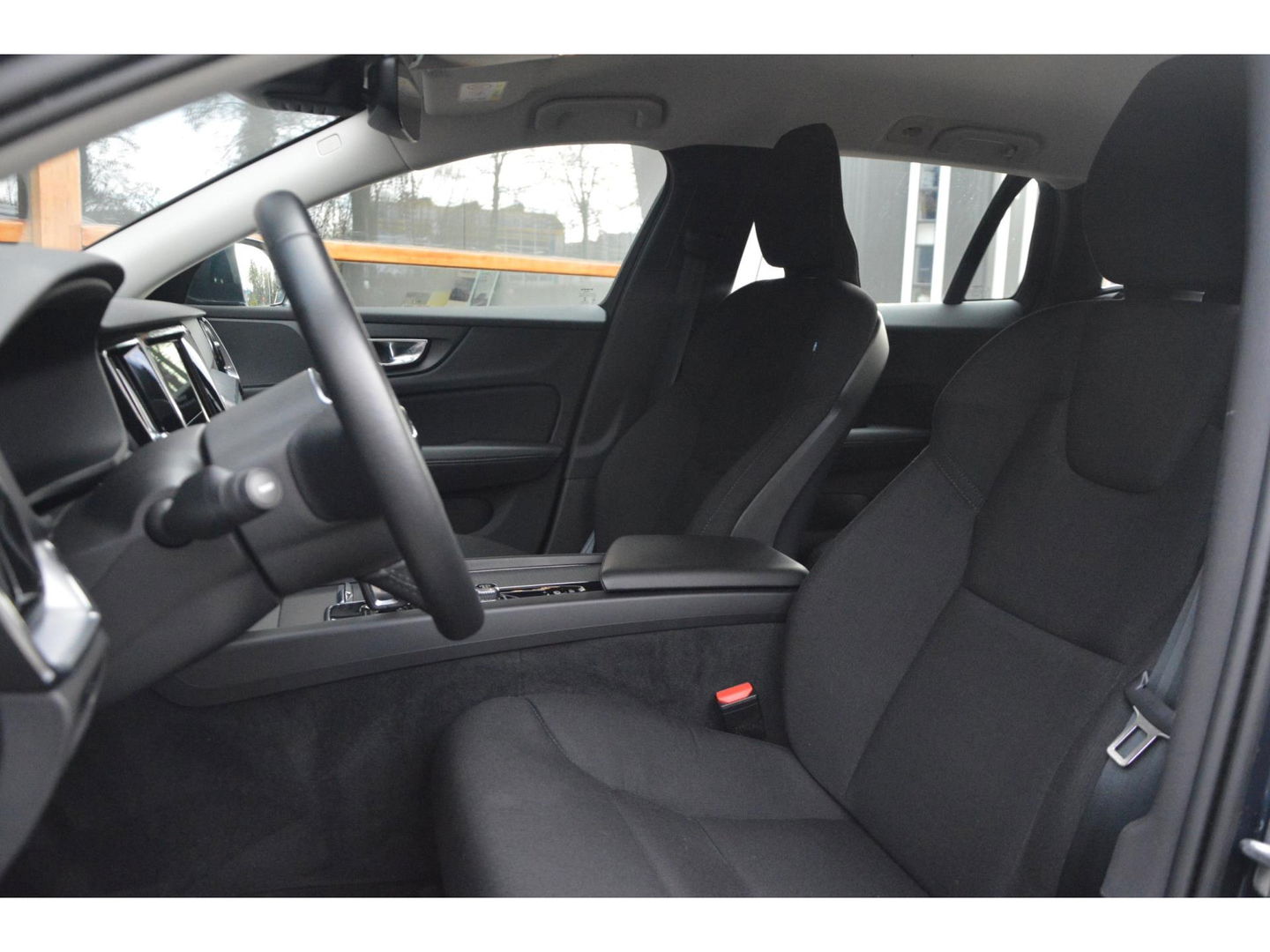 Volvo V60 B3 Business Pro | Adaptive Cruise | Camera | Apple CarPlay | Elektrische voorruit | BLIS |