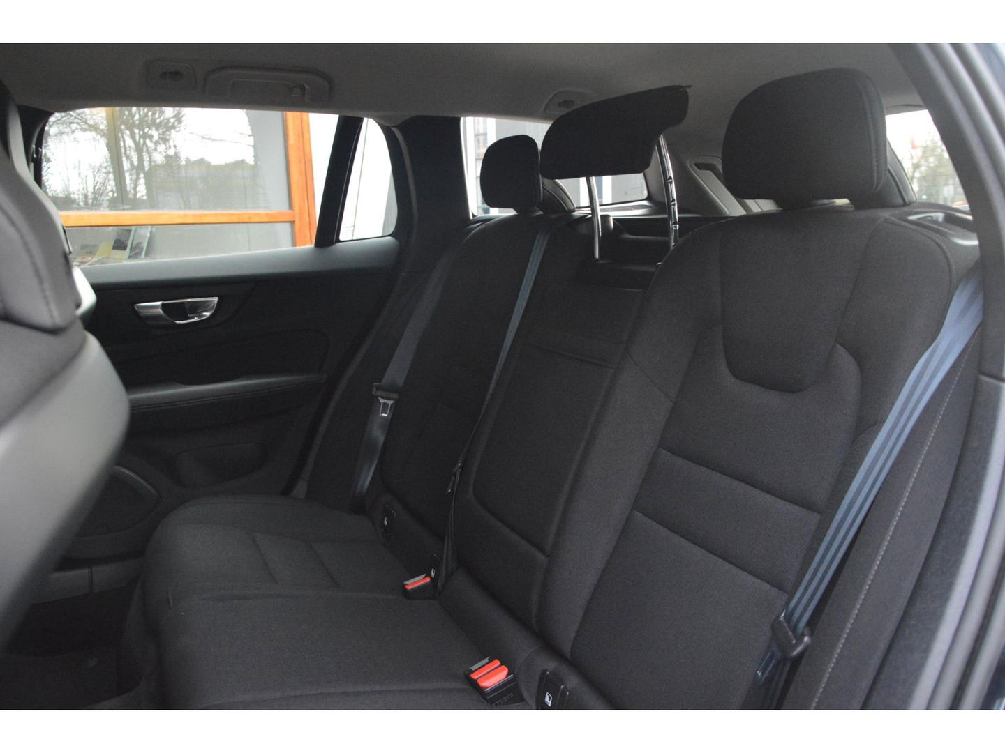 Volvo V60 B3 Business Pro | Adaptive Cruise | Camera | Apple CarPlay | Elektrische voorruit | BLIS |