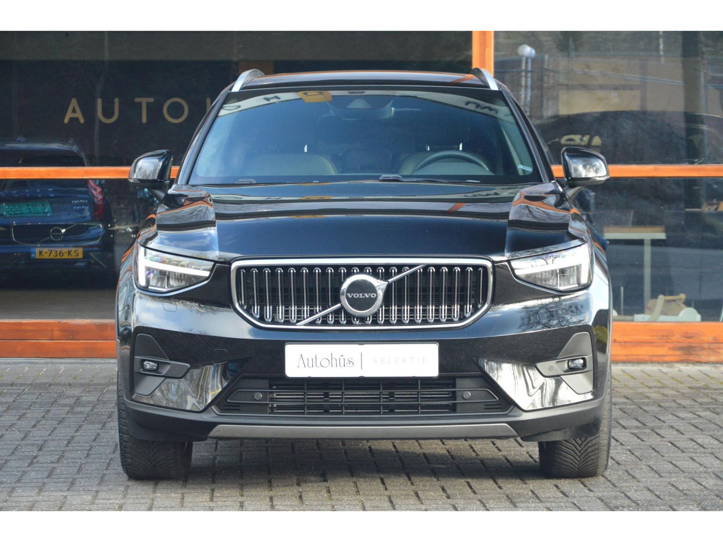 Volvo XC40 T4 Recharge Inscription| Stoel + Stuur Verwarmd | Trekhaak | Camera | Apple CarPlay | BLIS |