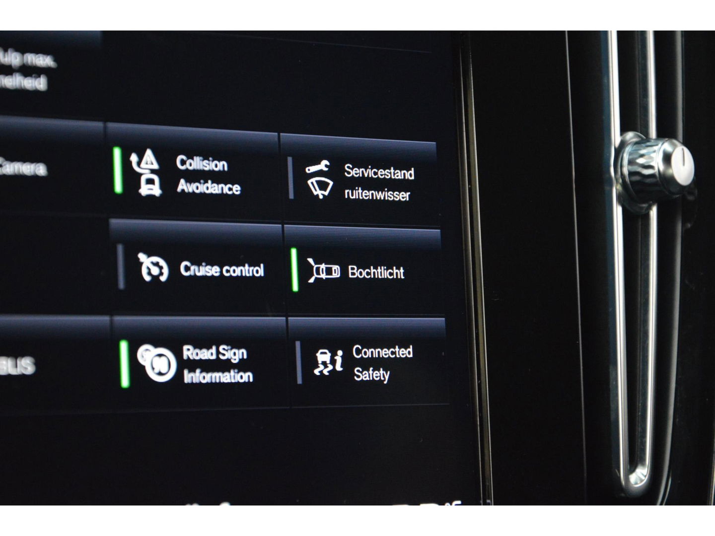 Volvo XC40 T4 Recharge Inscription| Stoel + Stuur Verwarmd | Trekhaak | Camera | Apple CarPlay | BLIS |