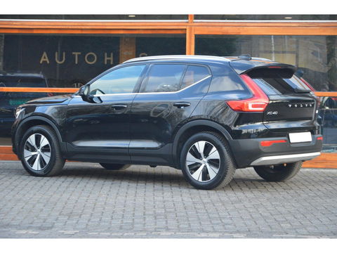 Volvo XC40 T4 Recharge Inscription| Stoel + Stuur Verwarmd | Trekhaak | Camera | Apple CarPlay | BLIS |