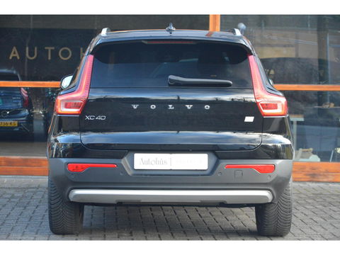 Volvo XC40 T4 Recharge Inscription| Stoel + Stuur Verwarmd | Trekhaak | Camera | Apple CarPlay | BLIS |