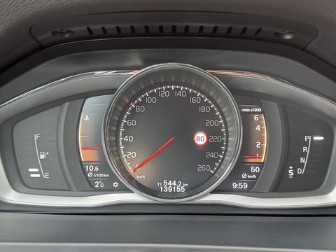 Volvo V60 Cross Country 2.0 T5 Summum | Achteruitrijcamera | Memory | BLIS | Afneembare Trekhaak | Parkeersensoren Achter | Keyless Go/Entry | Stoelverwarming | Cruise Control | Navigatie |