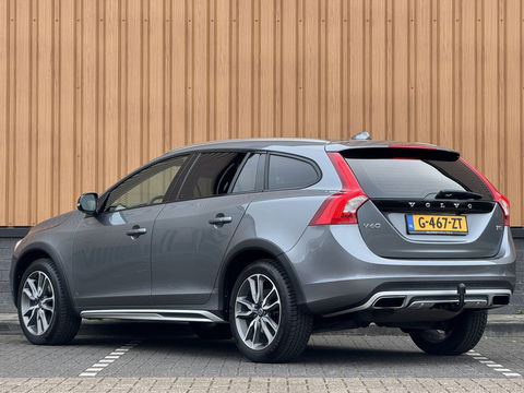 Volvo V60 Cross Country 2.0 T5 Summum | Achteruitrijcamera | Memory | BLIS | Afneembare Trekhaak | Parkeersensoren Achter | Keyless Go/Entry | Stoelverwarming | Cruise Control | Navigatie |