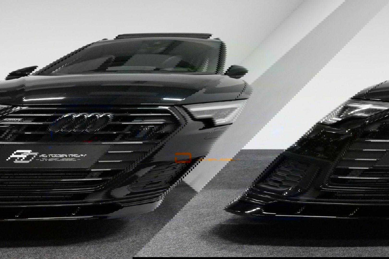 Audi A6 Avant 55 TFSI e quattro S Competition / S-Line / S6 Diffuser / Maxton Design Bodykit V.2 / Panoramadak / Elektr. verstelbare voorstoelen (links met memory) / Matrix LED / Ambienteverlichting / Apple Carplay - Android Auto / Trekhaak (zwenkbaar) / Stoelver