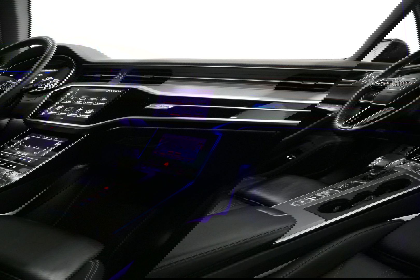 Audi A6 Avant 55 TFSI e quattro S Competition / S-Line / S6 Diffuser / Maxton Design Bodykit V.2 / Panoramadak / Elektr. verstelbare voorstoelen (links met memory) / Matrix LED / Ambienteverlichting / Apple Carplay - Android Auto / Trekhaak (zwenkbaar) / Stoelver