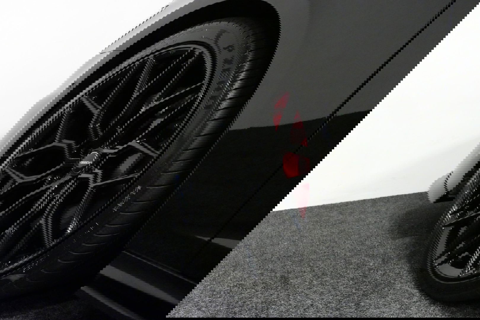 Audi A6 Avant 55 TFSI e quattro S Competition / S-Line / S6 Diffuser / Maxton Design Bodykit V.2 / Panoramadak / Elektr. verstelbare voorstoelen (links met memory) / Matrix LED / Ambienteverlichting / Apple Carplay - Android Auto / Trekhaak (zwenkbaar) / Stoelver