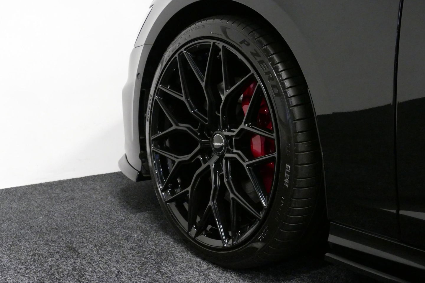 Audi A6 Avant 55 TFSI e quattro S Competition / S-Line / S6 Diffuser / Maxton Design Bodykit V.2 / Panoramadak / Elektr. verstelbare voorstoelen (links met memory) / Matrix LED / Ambienteverlichting / Apple Carplay - Android Auto / Trekhaak (zwenkbaar) / Stoelver