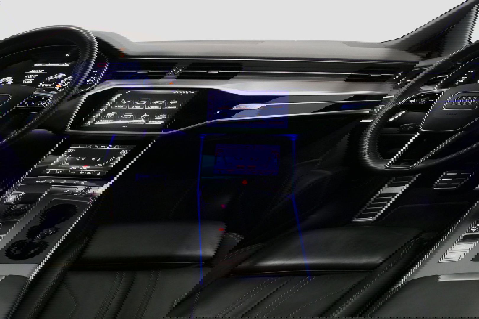 Audi A6 Avant 55 TFSI e quattro S Competition / S-Line / S6 Diffuser / Maxton Design Bodykit V.2 / Panoramadak / Elektr. verstelbare voorstoelen (links met memory) / Matrix LED / Ambienteverlichting / Apple Carplay - Android Auto / Trekhaak (zwenkbaar) / Stoelver