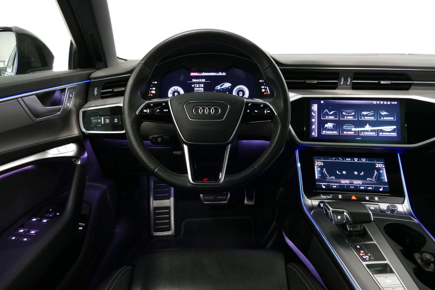 Audi A6 Avant 55 TFSI e quattro S Competition / S-Line / S6 Diffuser / Maxton Design Bodykit V.2 / Panoramadak / Elektr. verstelbare voorstoelen (links met memory) / Matrix LED / Ambienteverlichting / Apple Carplay - Android Auto / Trekhaak (zwenkbaar) / Stoelver