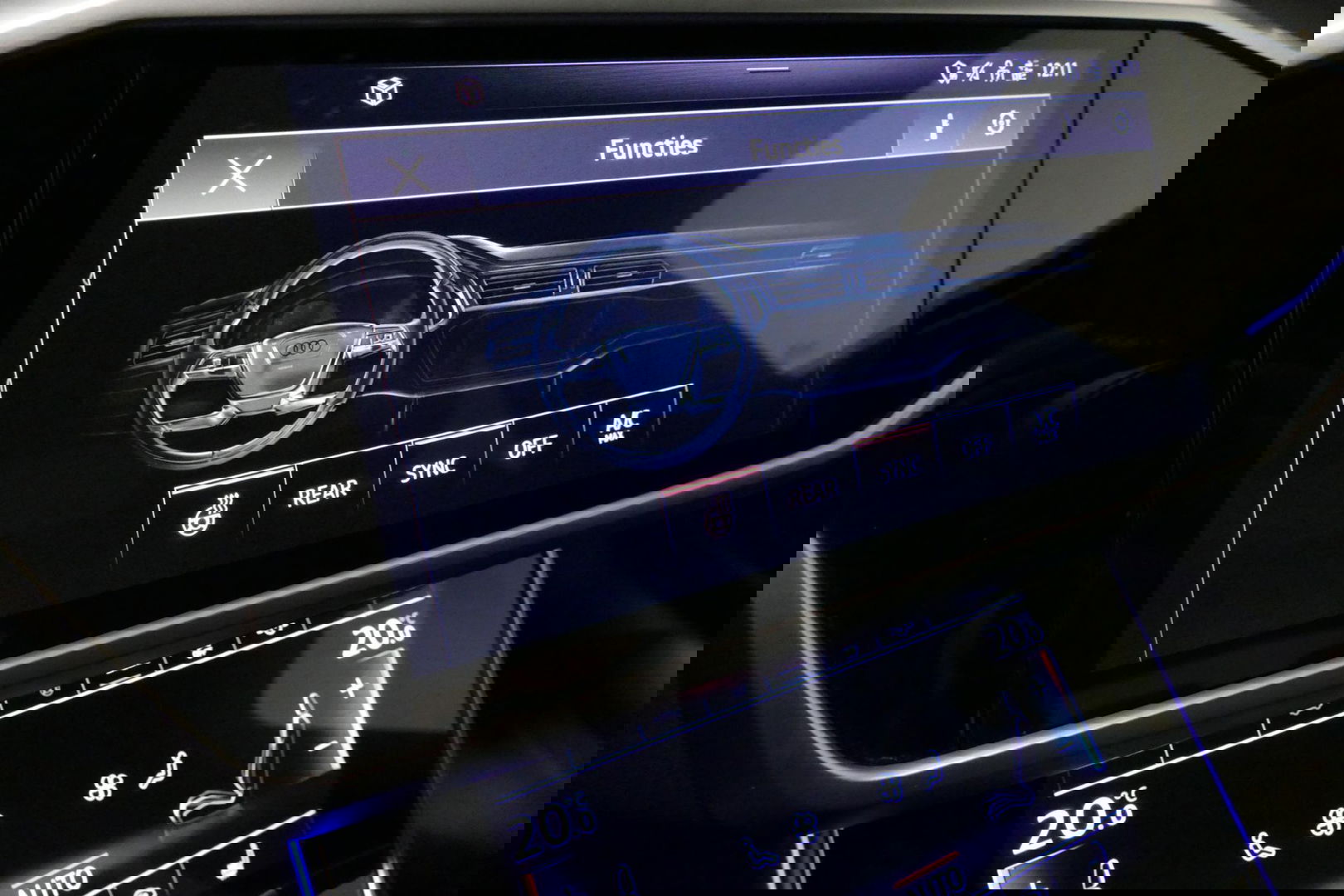 Audi A6 Avant 55 TFSI e quattro S Competition / S-Line / S6 Diffuser / Maxton Design Bodykit V.2 / Panoramadak / Elektr. verstelbare voorstoelen (links met memory) / Matrix LED / Ambienteverlichting / Apple Carplay - Android Auto / Trekhaak (zwenkbaar) / Stoelver