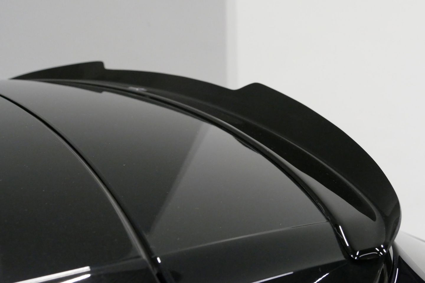 Audi A6 Avant 55 TFSI e quattro S Competition / S-Line / S6 Diffuser / Maxton Design Bodykit V.2 / Panoramadak / Elektr. verstelbare voorstoelen (links met memory) / Matrix LED / Ambienteverlichting / Apple Carplay - Android Auto / Trekhaak (zwenkbaar) / Stoelver